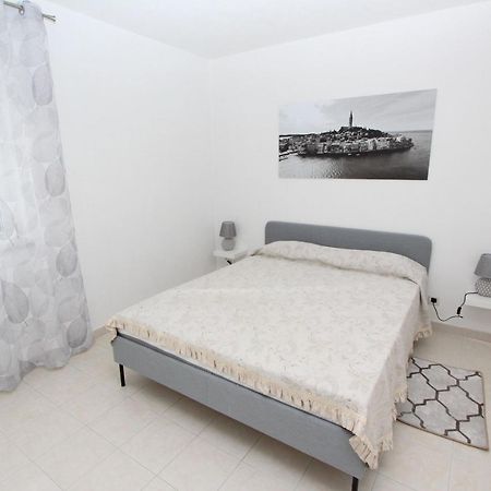 Apartment Stellina Ровин Екстериор снимка