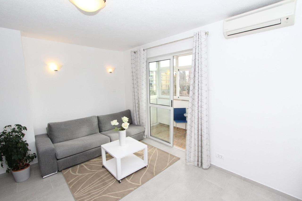 Apartment Stellina Ровин Екстериор снимка