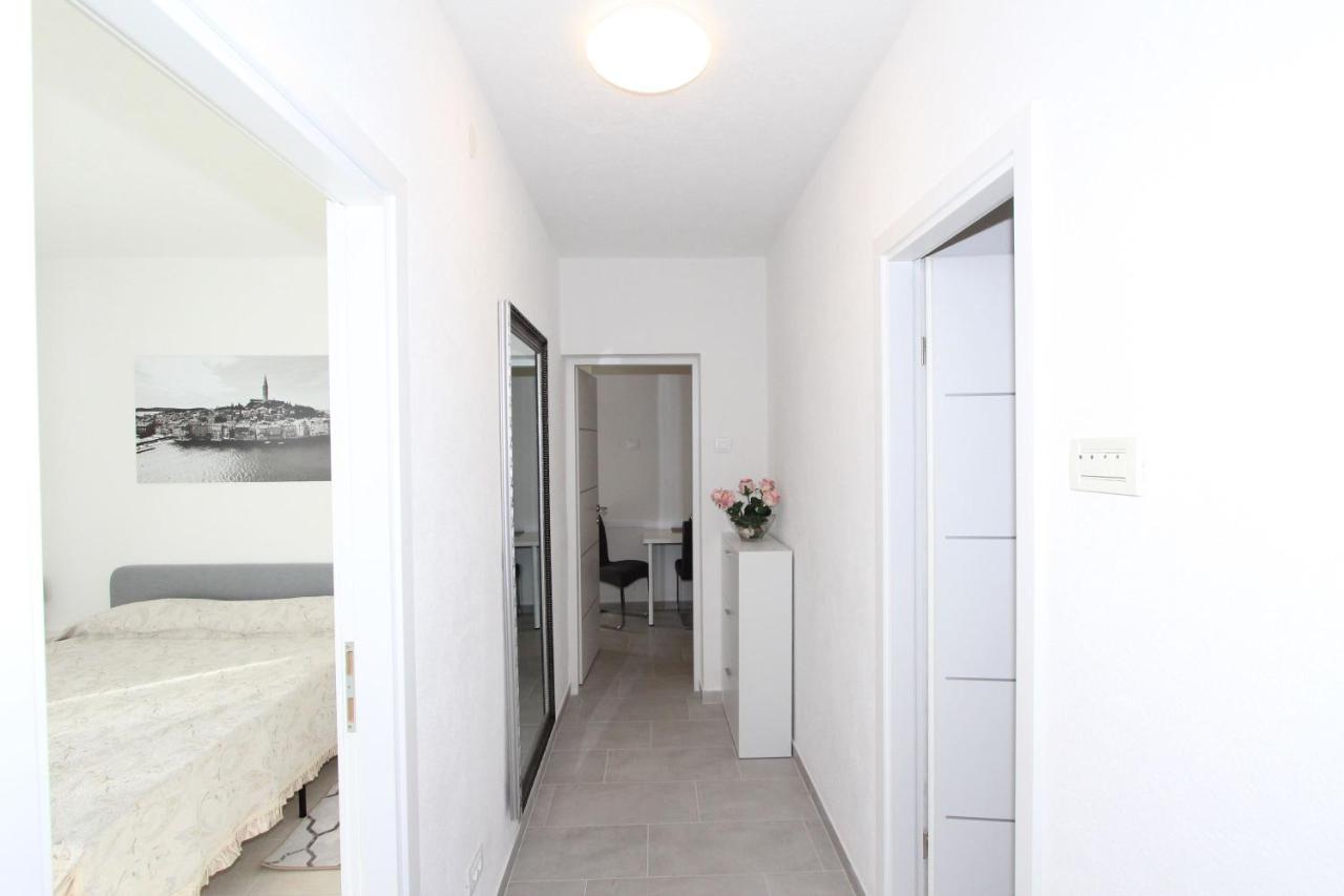 Apartment Stellina Ровин Екстериор снимка