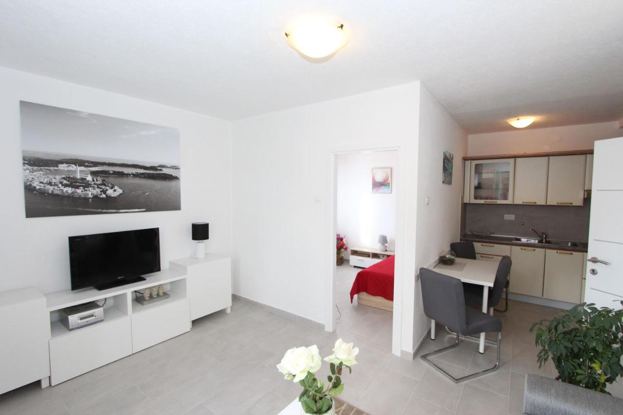 Apartment Stellina Ровин Екстериор снимка